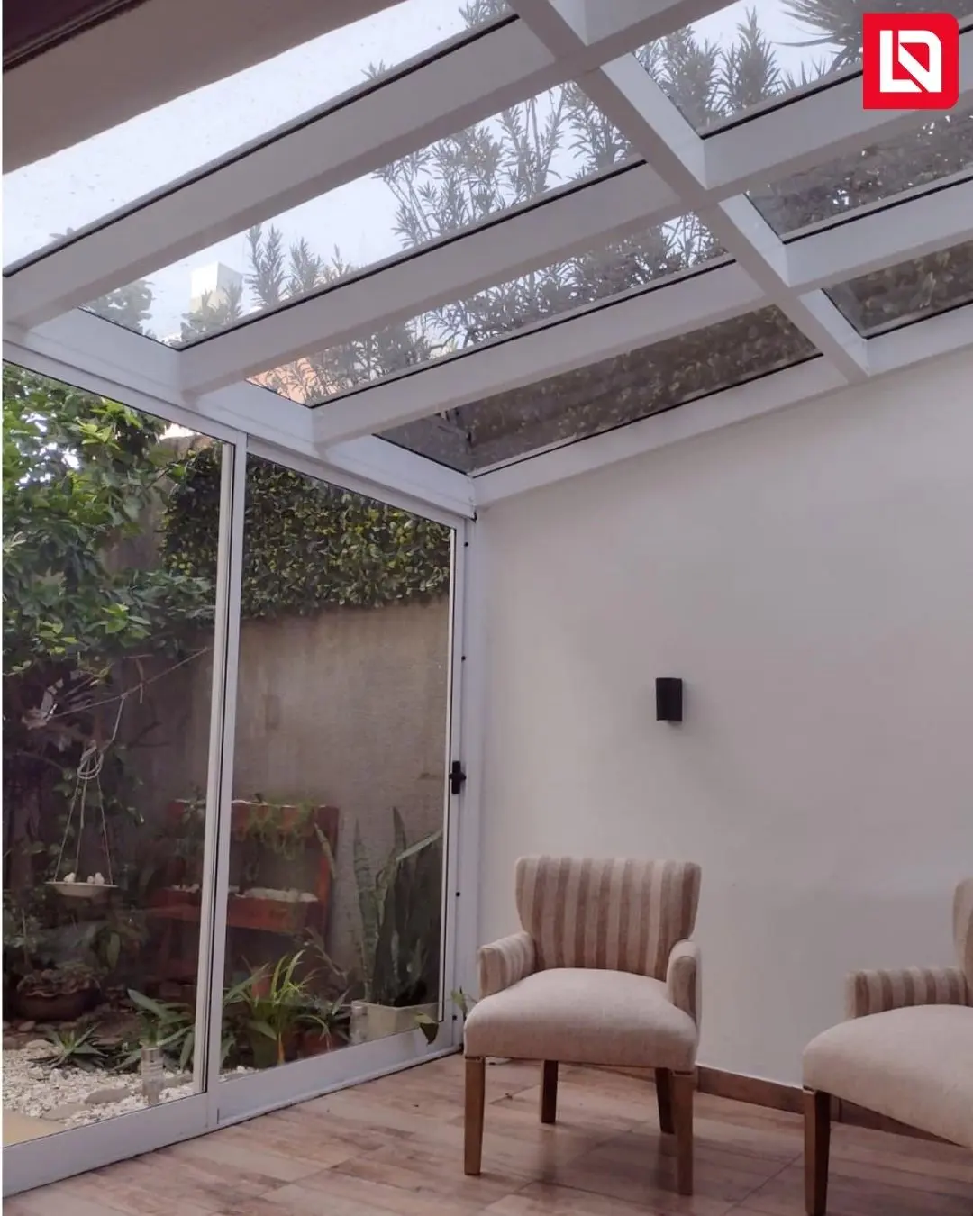 Fachada comercial en aluminio y vidrio para local u obra empresarial